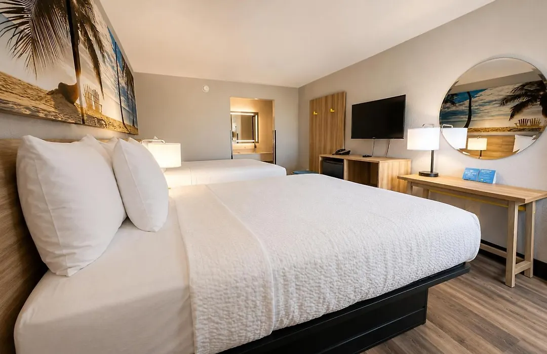 Days Inn By Wyndham Fort Myers-1